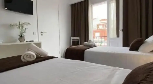 The Rock Guest House, Забронировать Гостевой дом Гостевые дома Понта Делгада, рядом с Здание мэрии города Понта-Делгада, Гостевой дом
