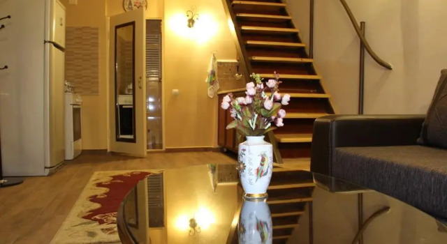 Holiday Home On Ninoshvili Street, Забронировать Отель Чугурети Тбилиси, рядом с Tеатр имени Марджанишвили