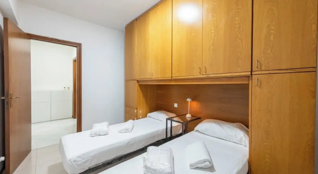 Апартаменты Charming 2-bed flat  balcony & parking