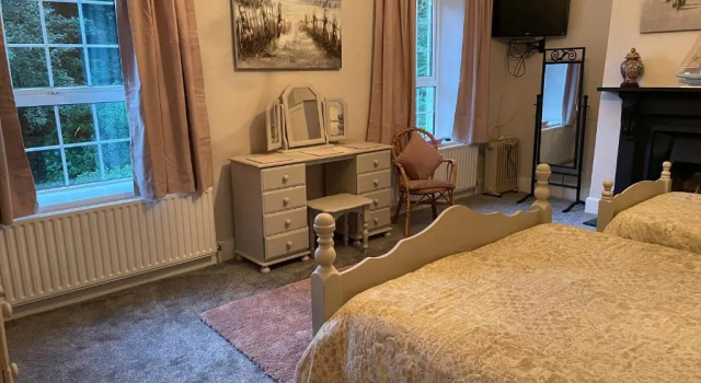 Номер Standard Admiralty House