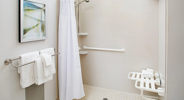 Четырёхместный номер Standard Courtyard by Marriott San Antonio SeaWorld Westover Hills
