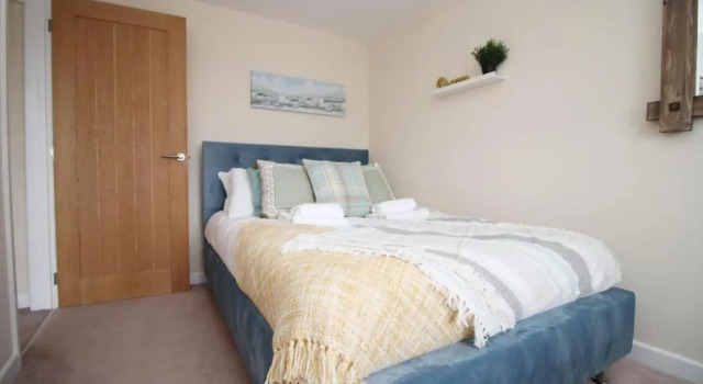 Cliftonmeade by Mia Living 2 bedroom apartment with free parking