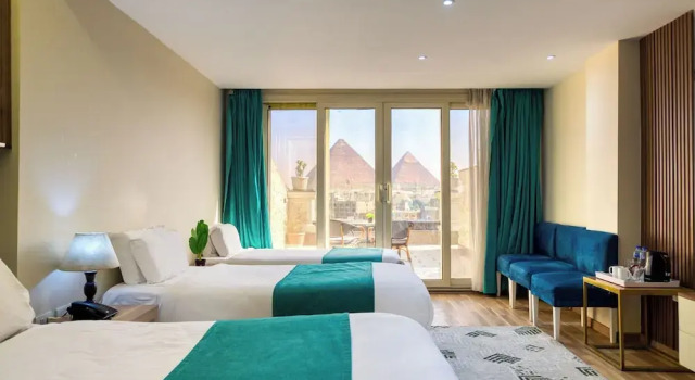Четырёхместный номер Deluxe с видом на горы Pyramids Yard Hotel