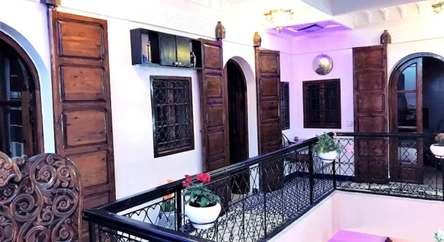 House With 5 Bedrooms In Medina Marrakech With Wonderful City View Enclosed Garden And Wifi, Забронировать Отель Отели Марракеш-Тенсифт-Эль-Хауз с парковкой, Парковка