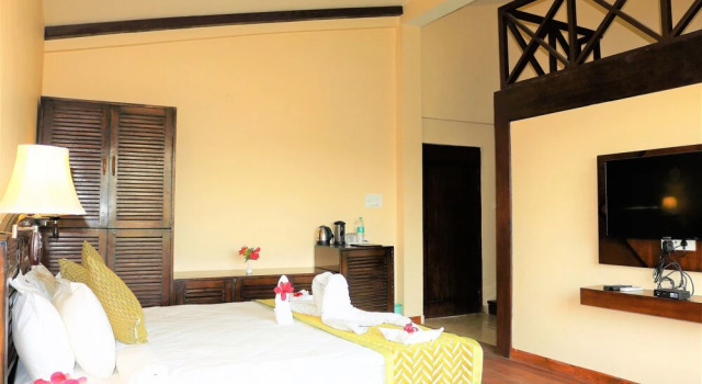 Alaya Resorts & SPA Jim Corbett By Parfait, Rezerwuj Ośrodek wypoczynkowy Hotele w Uttarakhand z basenem, Basen