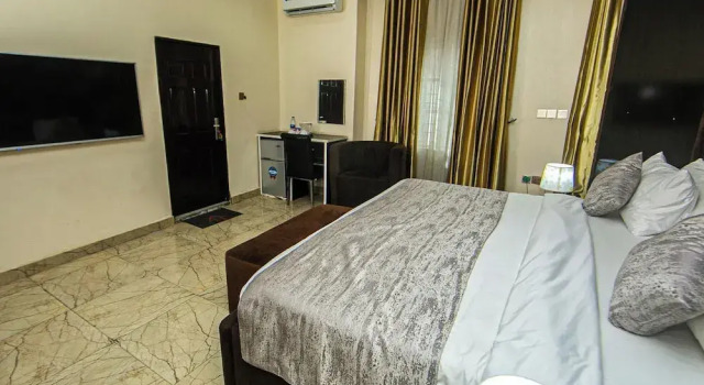 Апартаменты Luxury Apartment 550 Suites