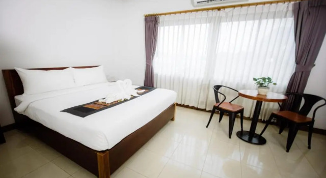 Двухместный номер Standard Sisombat Plaza Hotel