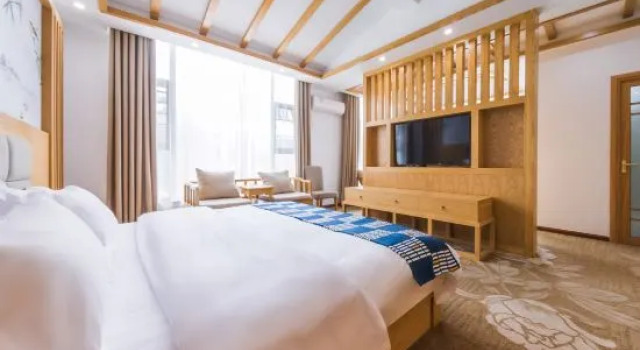 Люкс Linglong Yage Holiday Hotel (Lijiang Sanyi International Airport)