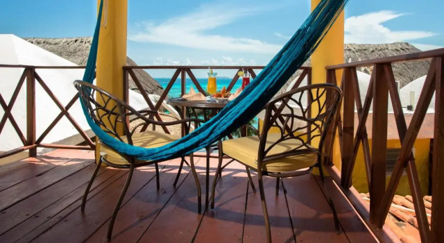 Полулюкс Hotel La Joya Isla Mujeres