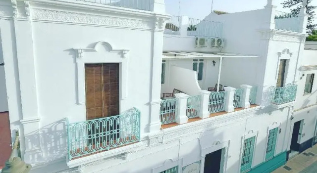 HOSTAL LA CRUZ 1872, Забронировать Отель Чипиона Коста-де-ла-Лус, рядом с Playa Micaela