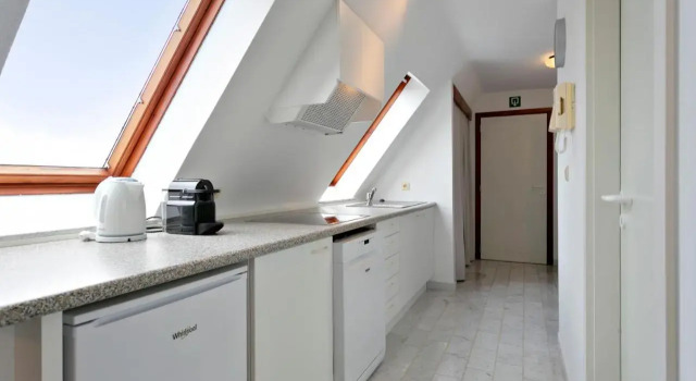 Warm Lofty and Spacious Studio, Rezerwuj Apartament Hotele w Bruksela z parkingiem, Parking