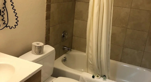 Номер Standard Downtown Value Inn