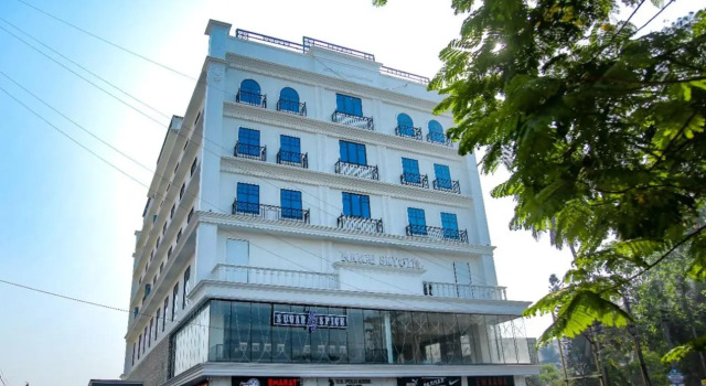 Nrich Skyotel, Prenota Hotel Kabilpore Gujarat
