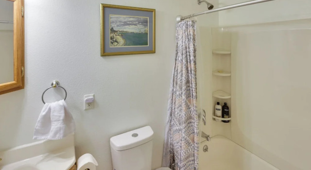 Коттедж с 3 комнатами Dog-friendly Bullhead City Home - Walk to Beach!