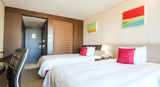 Шестиместный номер Standard Ramada by Wyndham Jeju Hamdeok