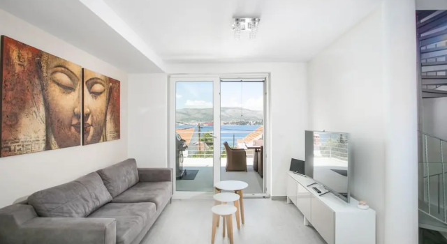 Stunning Villa Avalon for 9 Pool 2 Mins to Beach