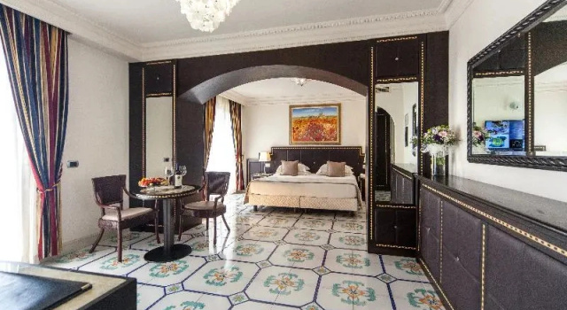 Полулюкс Classic Palace Hotel