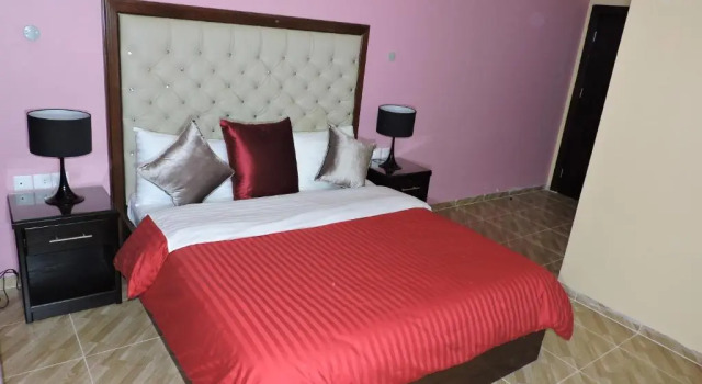 Двухместный номер Standard с балконом Valentine Inn