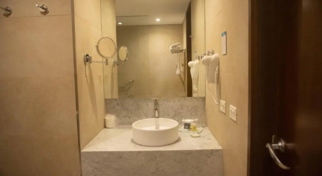Номер Deluxe Rivera Casino & Resort