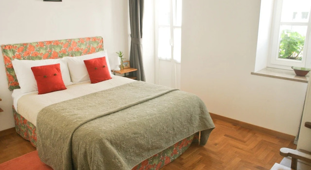 Calcada Guesthouse, Забронировать Отель Тавира Nature Reserve Ria Formosa, рядом с Castle of Tavira