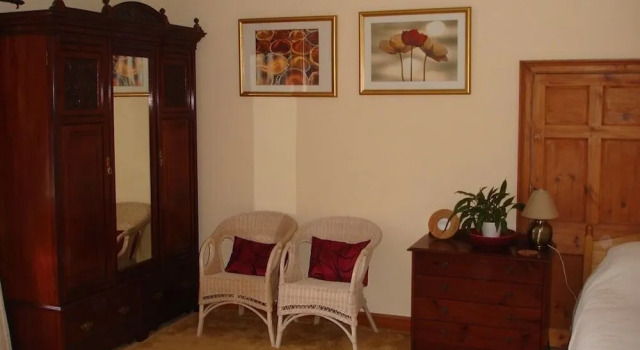 Temple Farmhouse B&B, Varaa Bed and Breakfast  