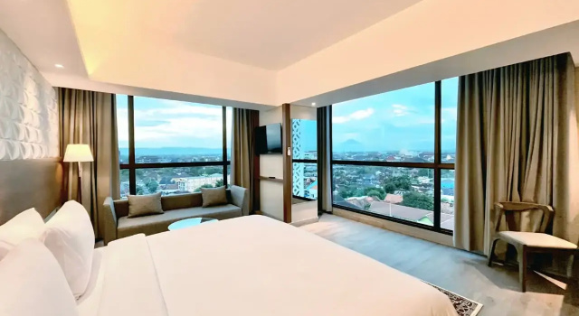 Двухместный люкс с видом на город The Jogja Hotel & Conference Center - Malioboro