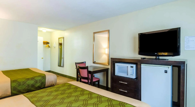 Четырёхместный номер Standard FairBridge Inn Express