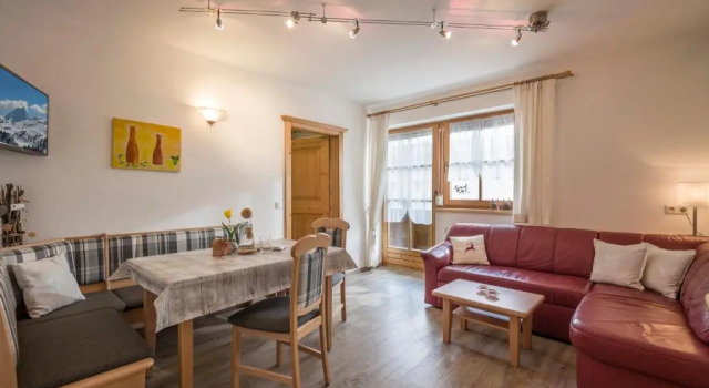 Appartement Christina, Rezerwuj Apartament Hotele w Tyrol z parkingiem, Parking