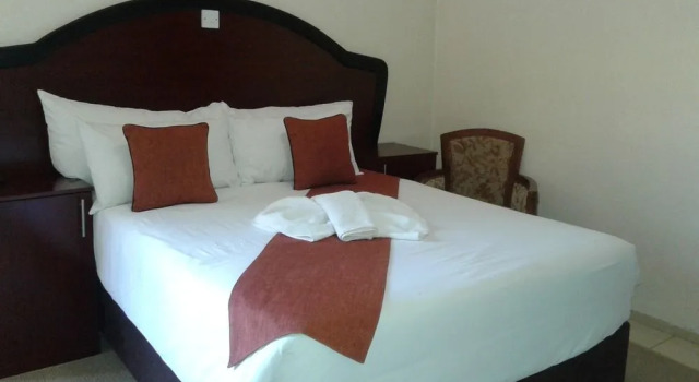Okavango Roadside Guesthouse, Reserva ahora Hotel Hoteles en Ngamiland East con piscina, Piscina