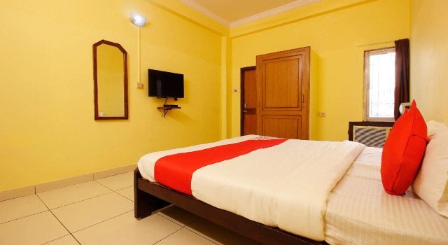 OYO 42129 Hotel Swiss Legrand