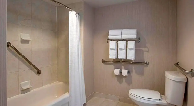 Четырёхместный номер Standard с видом на гавань Delta Hotels by Marriott St. Johns Conference Centre