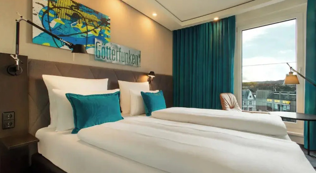 Номер Standard с балконом Motel One Bonn-Beethoven