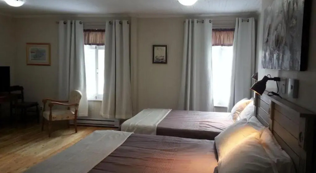 Четырёхместный номер Luxury Auberge la maison sous les pins