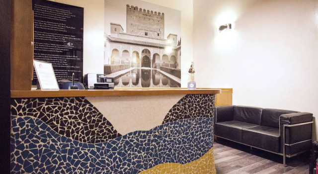 Alhambra Suites, Забронировать Отель Отели Мадрида с завтраком, рядом с Театр Монументал, Завтраки