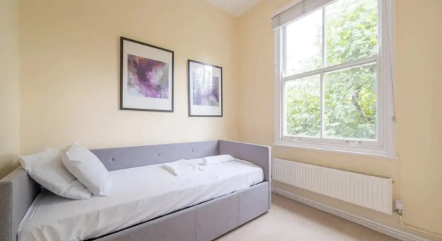 Lovely 2 Bedroom Apartment With Great Transport Links