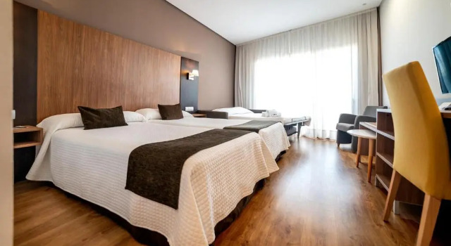 Двухместный номер Standard с видом на бассейн Albir Playa Hotel & Spa