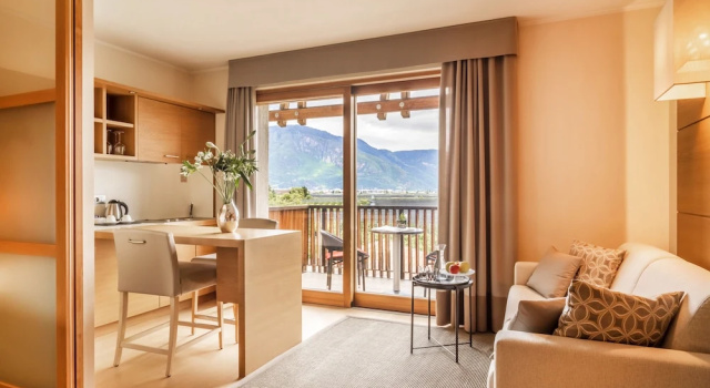 Люкс с видом на сад Art & Design Hotel Napura