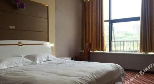 Xinxuan Holiday Hotel, Prenota Hotel Zitong Sichuan