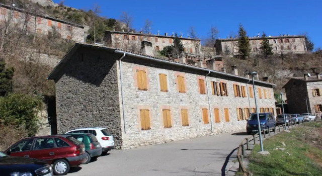 Duplex para 4 en Cercs- A 40 mins de Coll de Pal, Prenota Hotel Cercs 