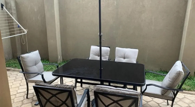 3 Bedroomed Fully Furnished Apartment in Bdex, Prenota Appartamento Hotel a Lusaka con parcheggio, Parcheggio