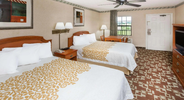 Четырёхместный номер Standard Days Inn by Wyndham Batesville