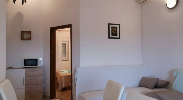 Captivating 4-bed Apartment in Premantura