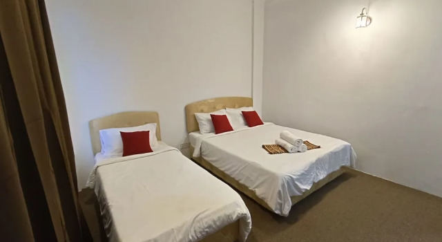 Номер Deluxe OYO 90868 Oba Hotel