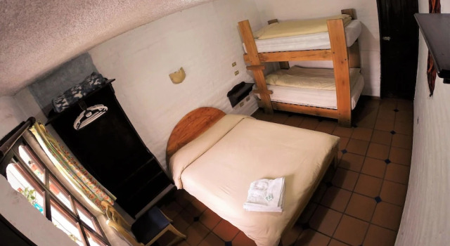 Трёхместный номер Standard Hostal LAuberge Inn