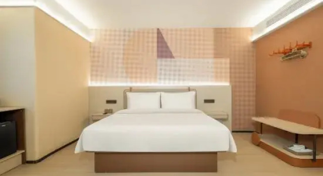 Orange Hotel (Nanning Wuxiang Headquarters Base Store), Rezerwuj Hotel Hotele w Nanning z parkingiem, Parking