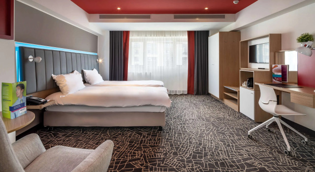 Полулюкс Park Inn by Radisson Bucharest Hotel & Residence