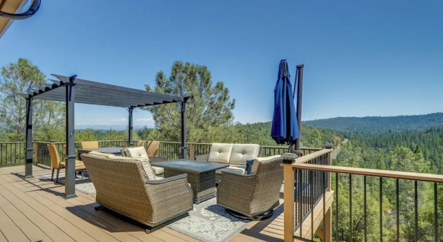 Коттедж Hot Tub + Game Room: Family Retreat in Groveland!