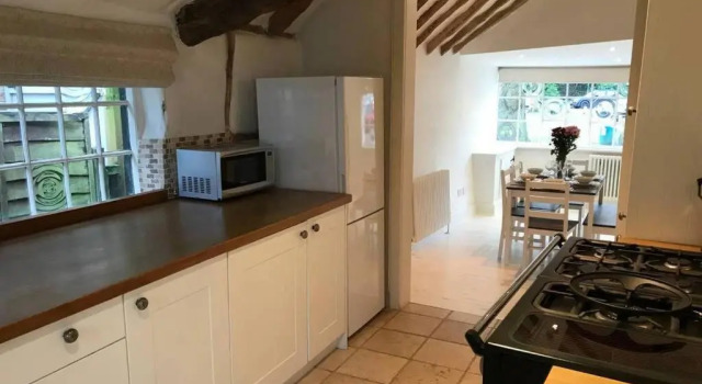 Stunning Cottage in Picturesque Village, Varaa Lomakoti Mökit kohteessa Merseyside, Mökki