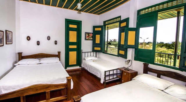 Четырёхместный семейный номер Standard c 1 комнатой Finca Hotel el Palmar