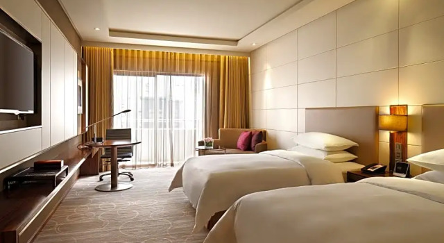 Трёхместный номер Standard с видом на город Crowne Plaza Kunming City Centre by IHG
